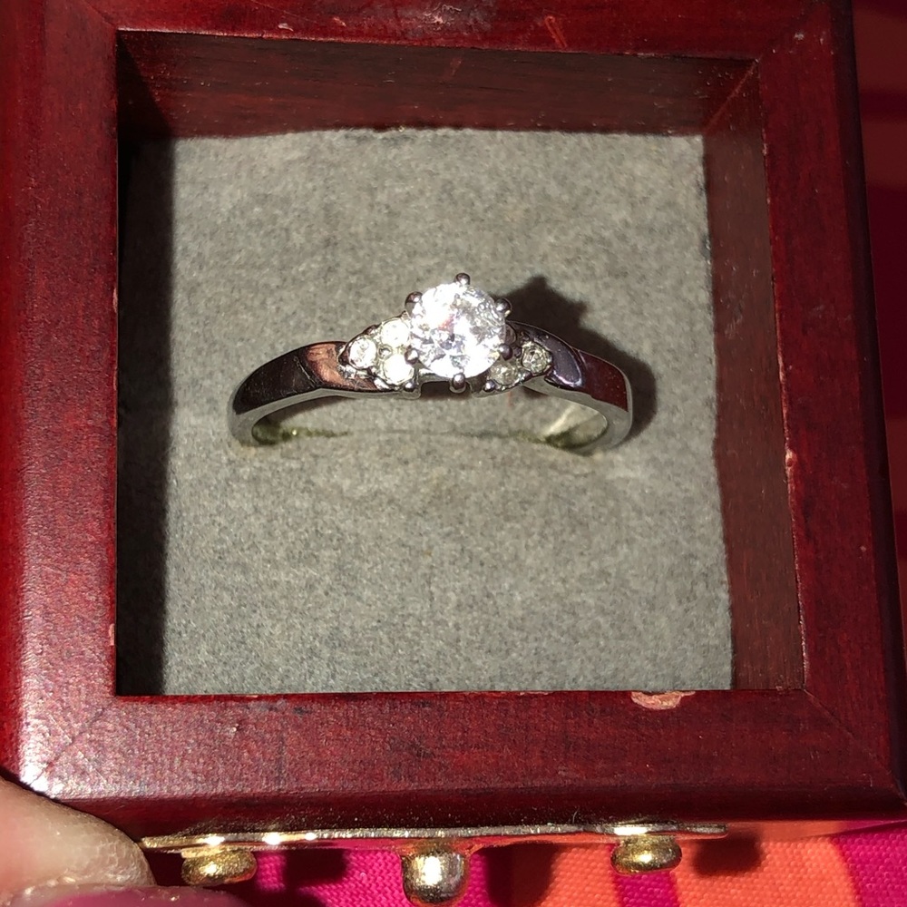 Sterling Silver ring with CZs. Approx.sz.8